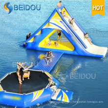 Взрослый популярный прочный гигантский надувной бассейн плавающий водный слайд